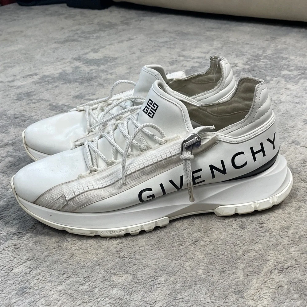 Givenchy Spectre Runner Sneakers In Leather With Zip White Sz 41